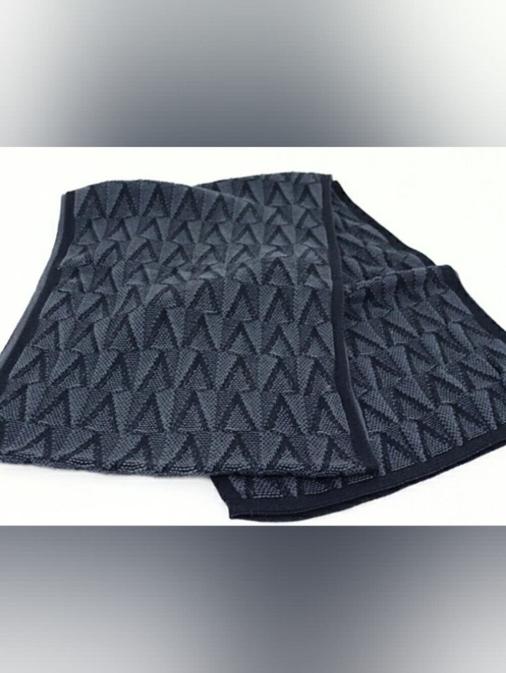 Louis Vuitton Scarf Echarpe Gaston V in Gray Black